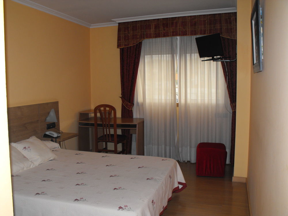 Hotel Restaurante Pontinas Lalín Екстериор снимка